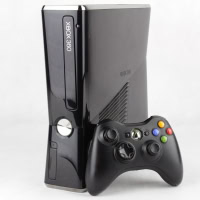 Xbox 360 S konsol (250GB - Sort - Glossy)