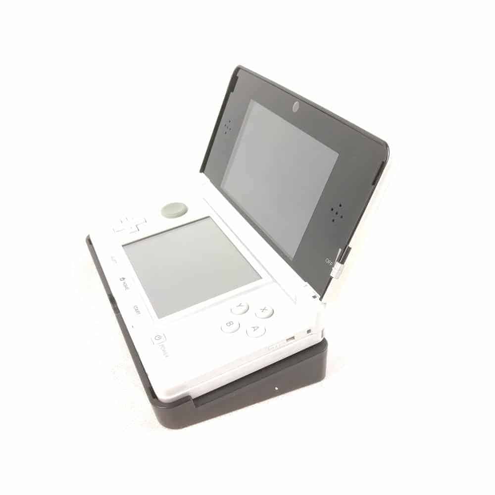 Nintendo 3DS (Pearl White) med dock og bil oplader