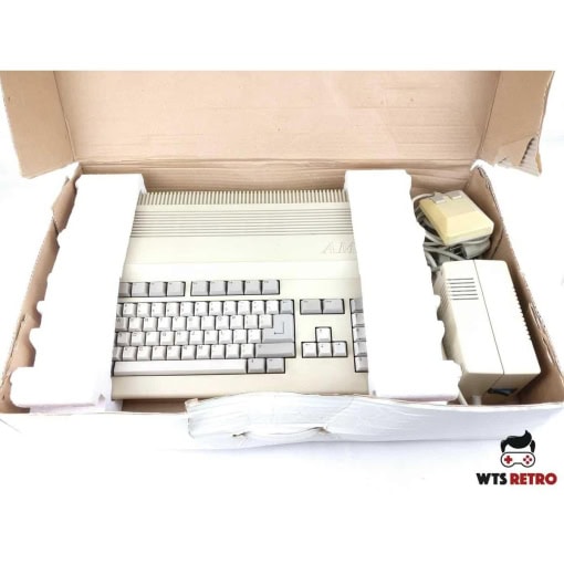 Amiga 500 med Kickstart 2.05, tastatur, mus og original kasse.