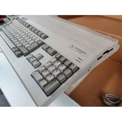 Amiga 500 med mus, kabler og kasse (Virkelig flot) - Image 9
