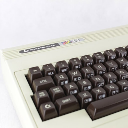 Commodore VIC-20 m. strømforsyning og manualer - Image 6