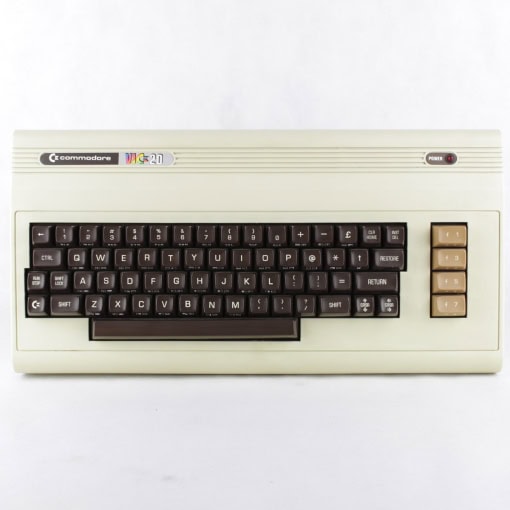 Commodore VIC-20 m. strømforsyning og manualer