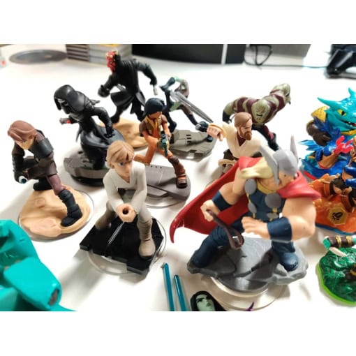 Diverse Skylanders og Disney Infinity figurer med defekter - Image 3