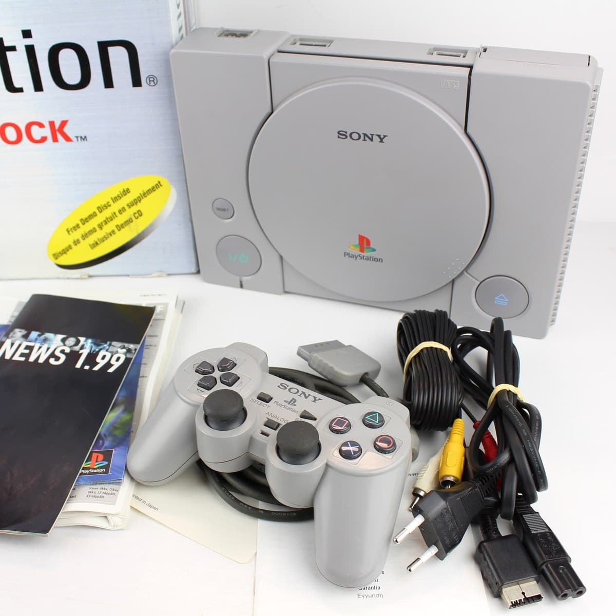 thumbnail image 2 of Sony PlayStation 1 SCPH-7000 Console - Japanese NTSC-J, Boxed With Manual & 6 Games, Tested Working 2 of 6
