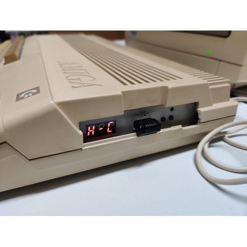Amiga 500 med 1MB, Gotek drev, mus og kabler - Billede 3