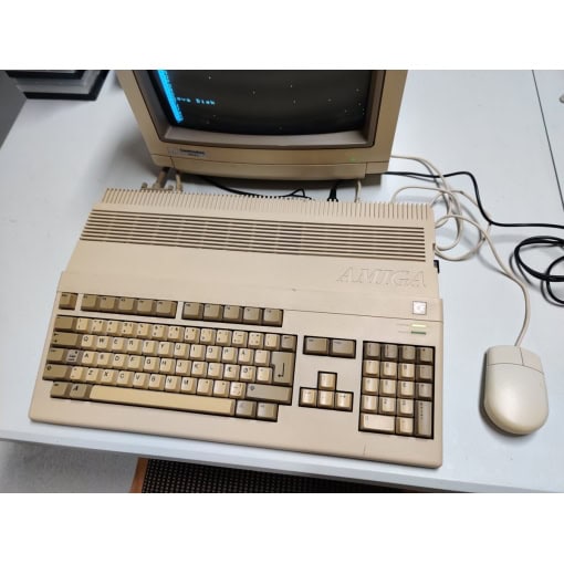 Amiga 500 med 1MB, Gotek drev, mus og kabler - Billede 2