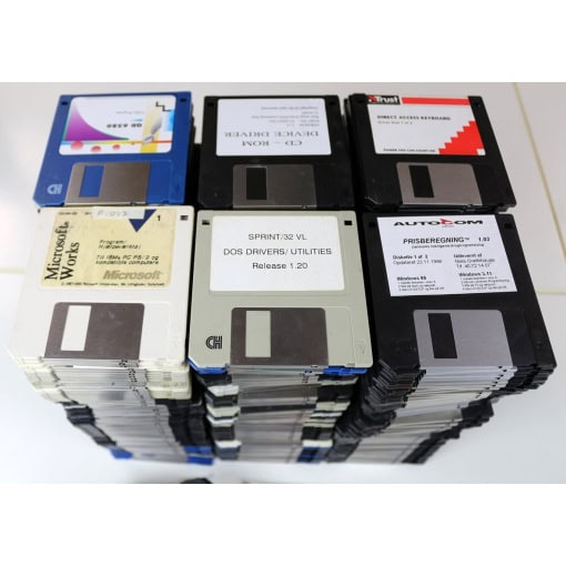 Ca. 400 PC Disketter med software og drivers - Image 4