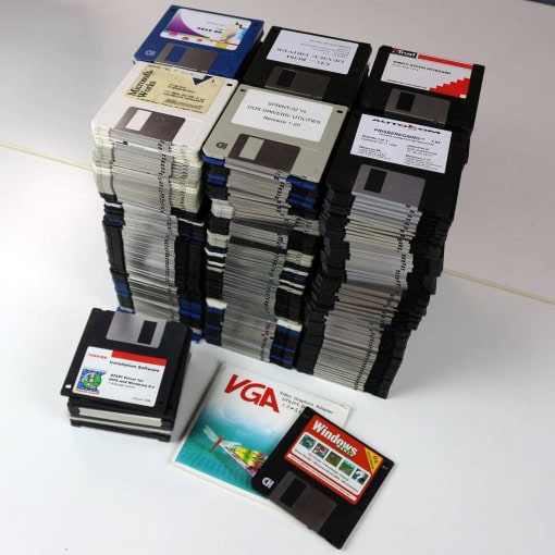 Ca. 400 PC Disketter med software og drivers - Image 2