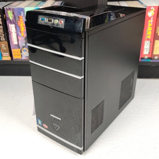 Medion stationær PC (AMD A8-5500, 10GB Ram, 650GB HDD, Win 10 Pro)