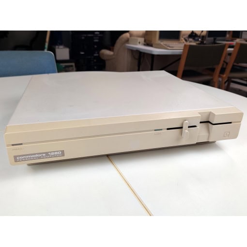 Commodore 128DCR