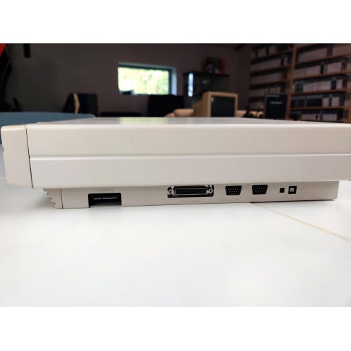 Commodore 128DCR - Image 7