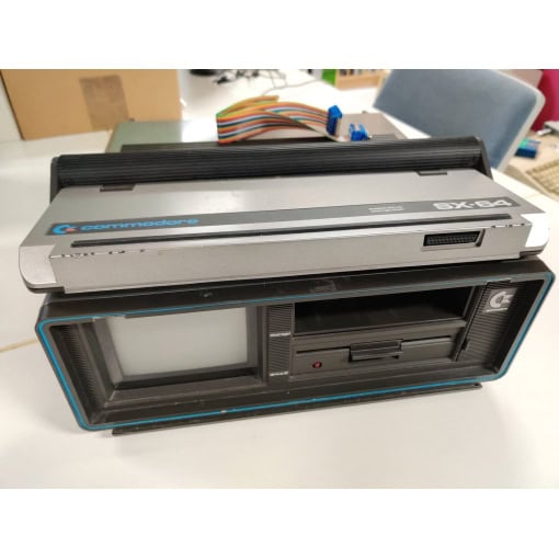 Commodore SX-64 Portable Computer - Image 12