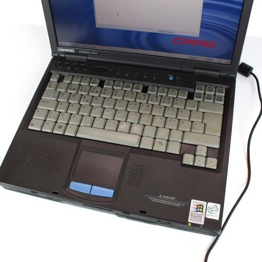Compaq Armada E500 (Pentium III 900MHz, Win98SE) - Image 2